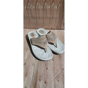 NWOT Cliffs by White Mountain Sandals Women's Size 9.5M